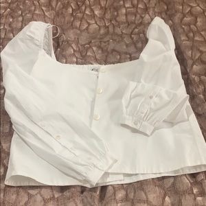 White butt up long sleeve button puff sleeve top